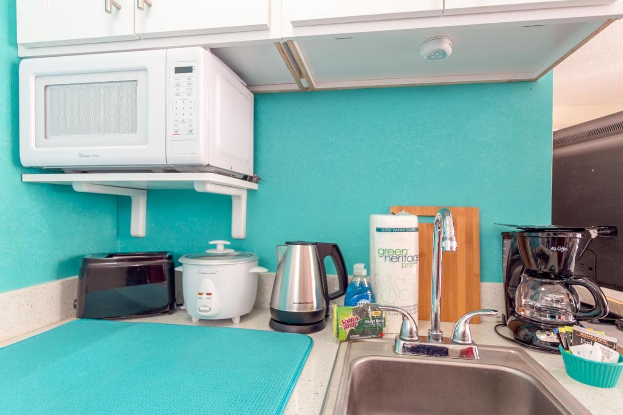 Aloha Vibes Await! Stylish Condo At Aloha Surf - Mountain And City Views Honolulu Exterior foto