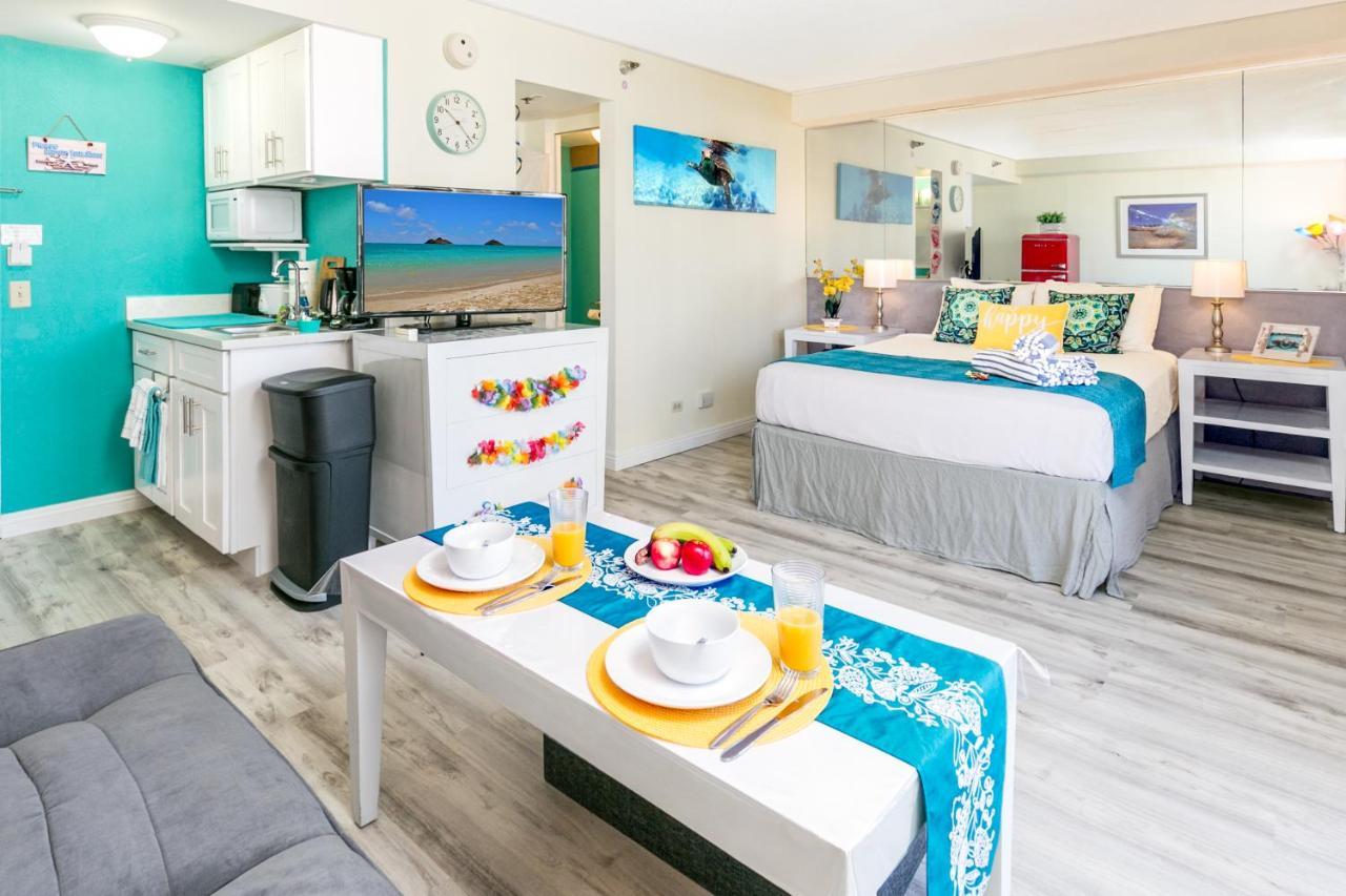 Aloha Vibes Await! Stylish Condo At Aloha Surf - Mountain And City Views Honolulu Exterior foto